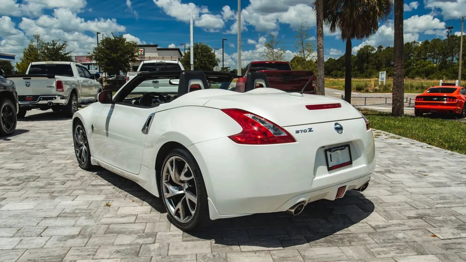 Used 2013 Nissan 370Z Touring w/ Sport Pkg RWD image 10