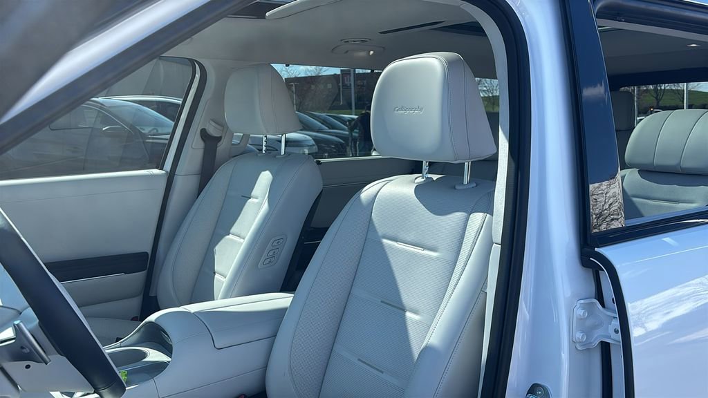 Used 2026 Hyundai Palisade Calligraphy image 10