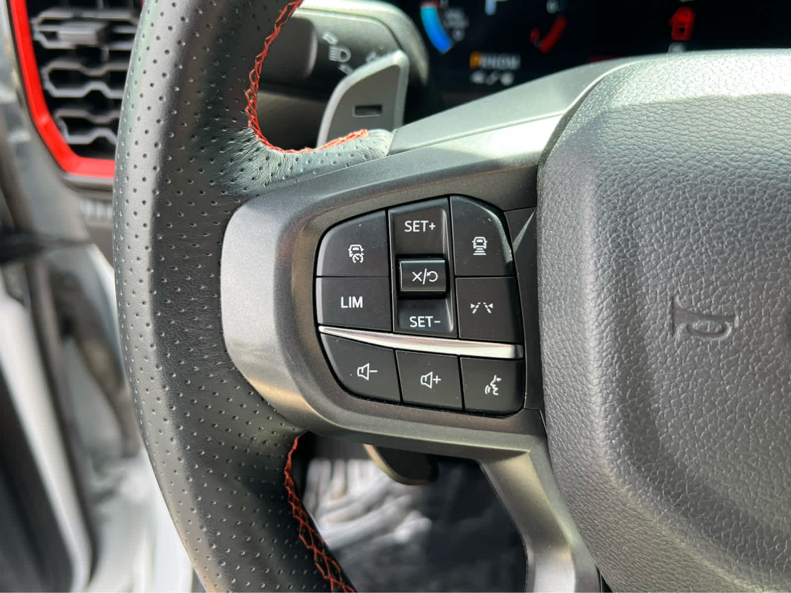 Certified 2025 Ford Ranger Raptor AWD/4WD image 31