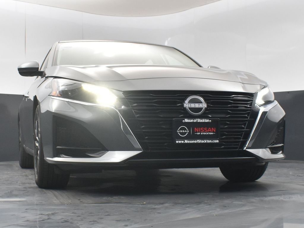 New 2025 Nissan Altima 2.5 SV w/ SV Special Edition Package image 36