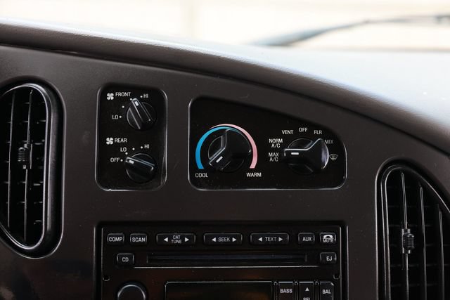 Used 2008 Ford E-350 and Econoline 350 XLT RWD image 36