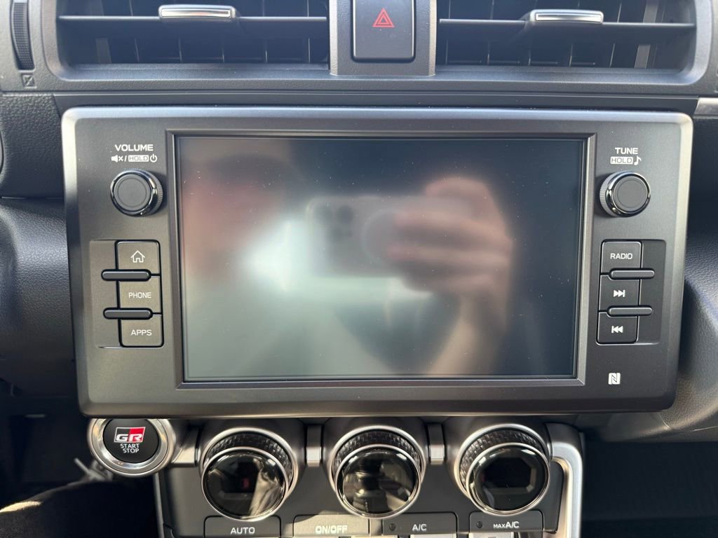 Used 2025 Toyota GR86 Premium w/ Performance Package image 5