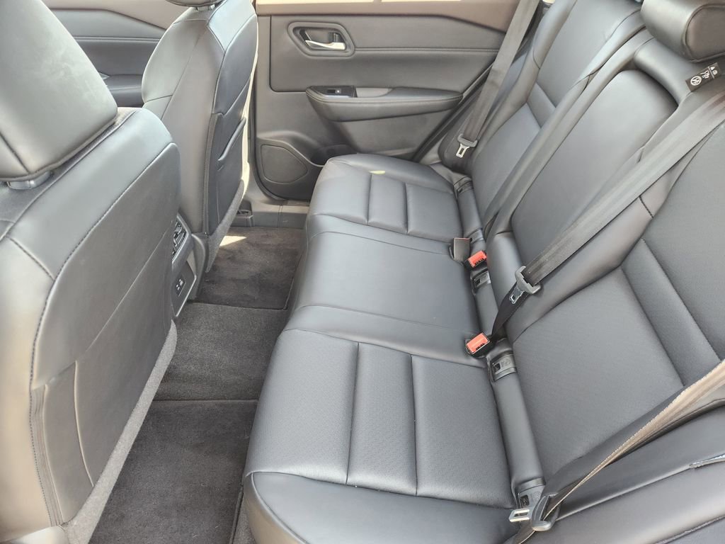 Used 2023 Nissan Rogue SV w/ SV Premium B Package FWD image 20