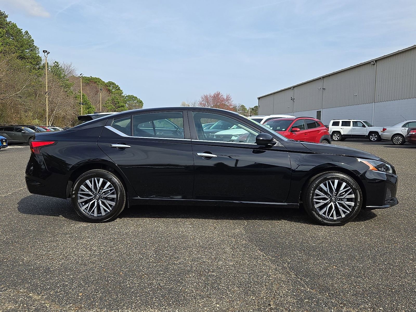 Used 2025 Nissan Altima 2.5 SV image 31