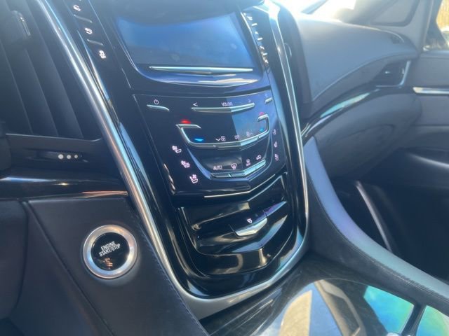 Used 2018 Cadillac Escalade Platinum image 9