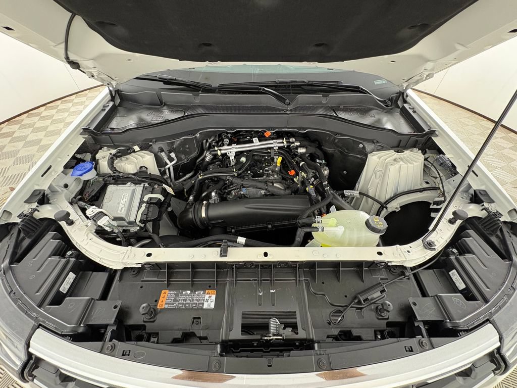 New 2026 Ford Explorer Active w/ Active Comfort Package RWD image 32