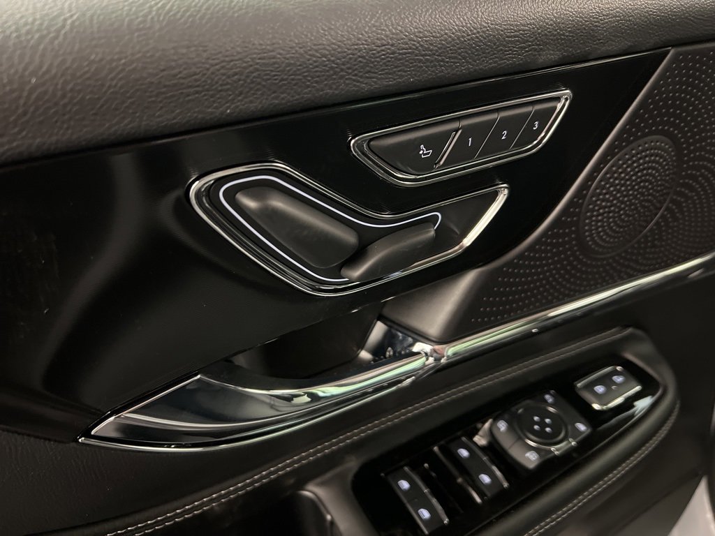 Used 2026 Lincoln Corsair Premiere image 28