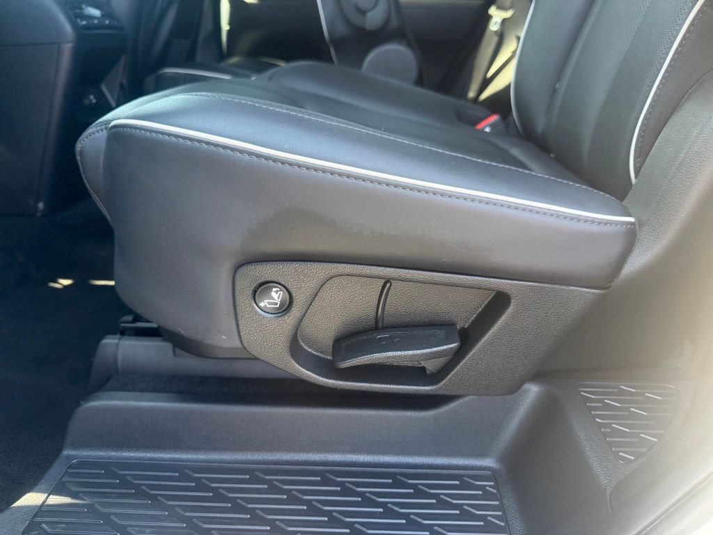 Used 2025 Hyundai Palisade SEL FWD image 40