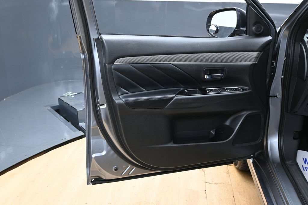 Used 2022 Mitsubishi Outlander SEL AWD/4WD image 37