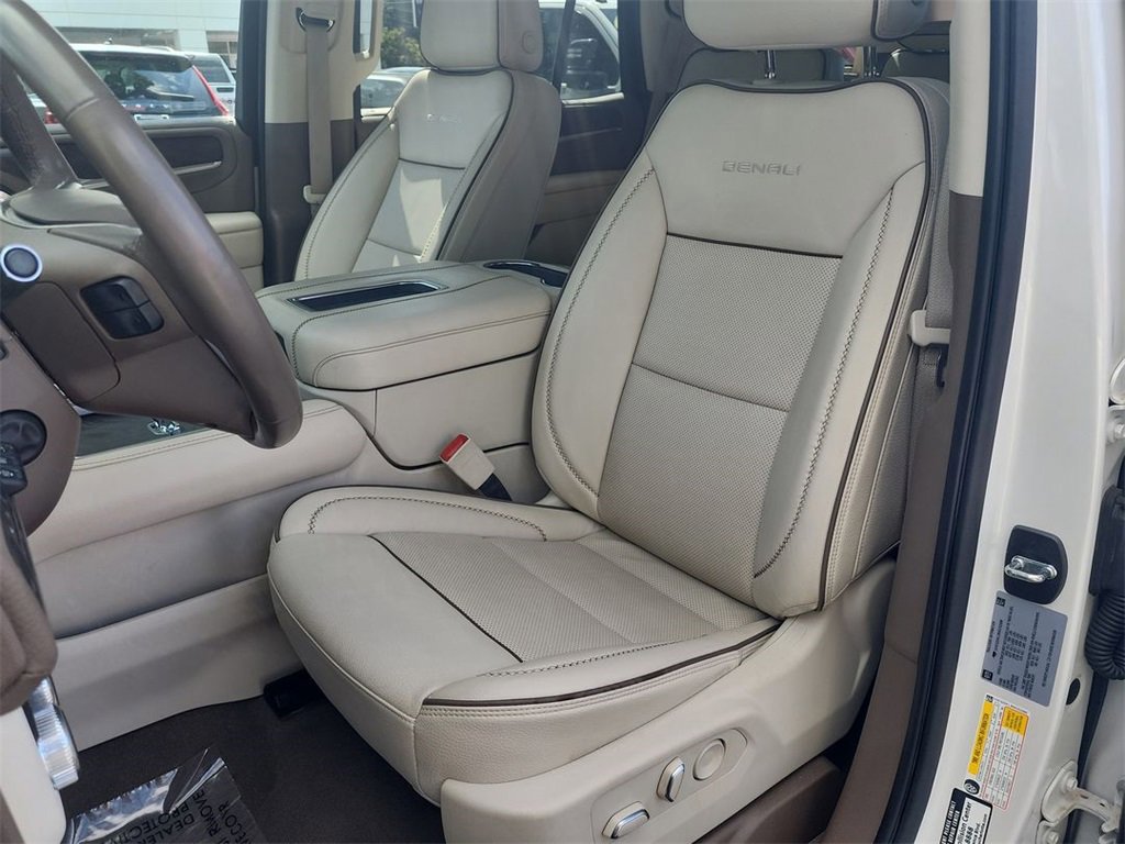 Used 2022 GMC Yukon Denali w/ Advanced Technology Package image 21