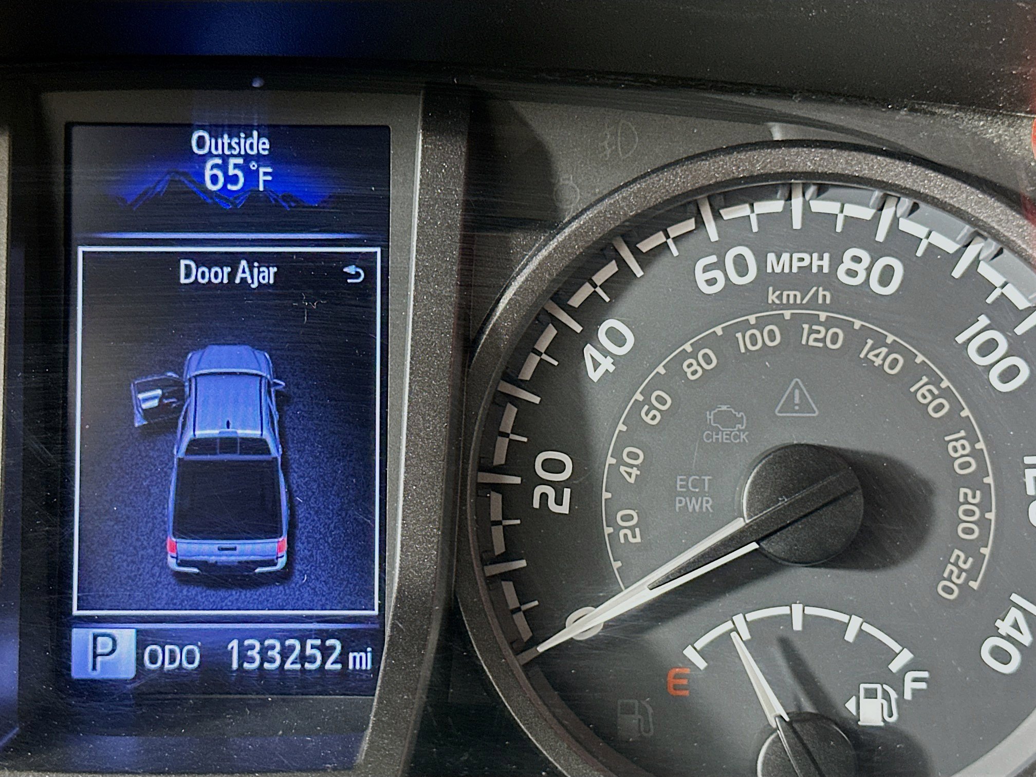 Used 2018 Toyota Tacoma TRD Off-Road image 19