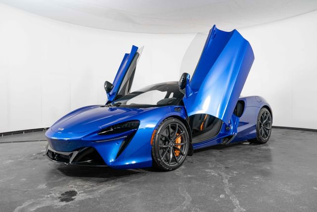 Used 2024 McLaren Artura image 7