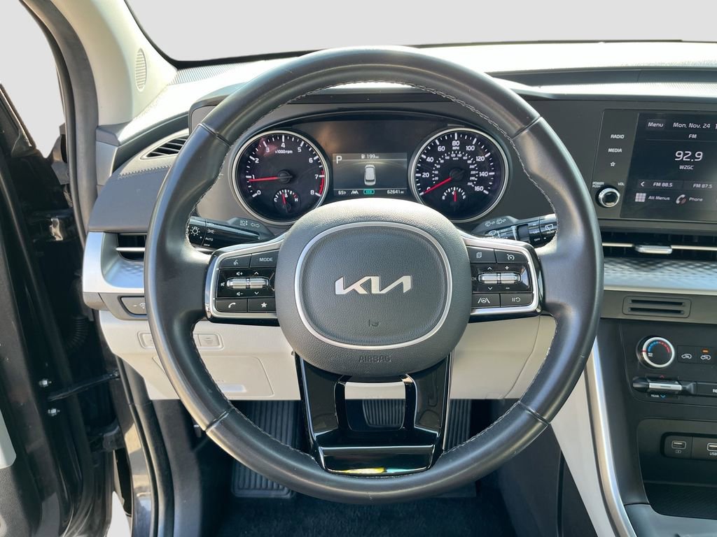 Certified 2024 Kia Carnival LX image 12