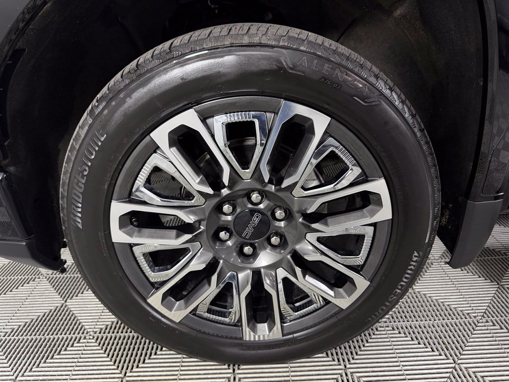 Used 2025 GMC Sierra 1500 Denali Ultimate AWD/4WD image 11