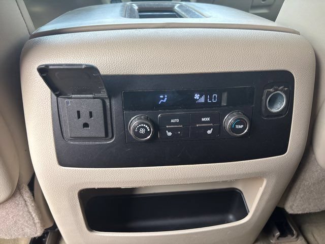 Used 2016 GMC Yukon Denali RWD image 23