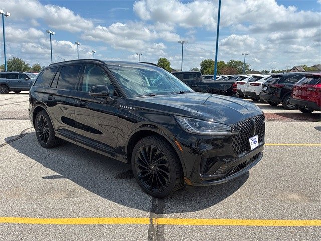 New 2025 Lincoln Aviator Reserve w/ Luxury Package image 2