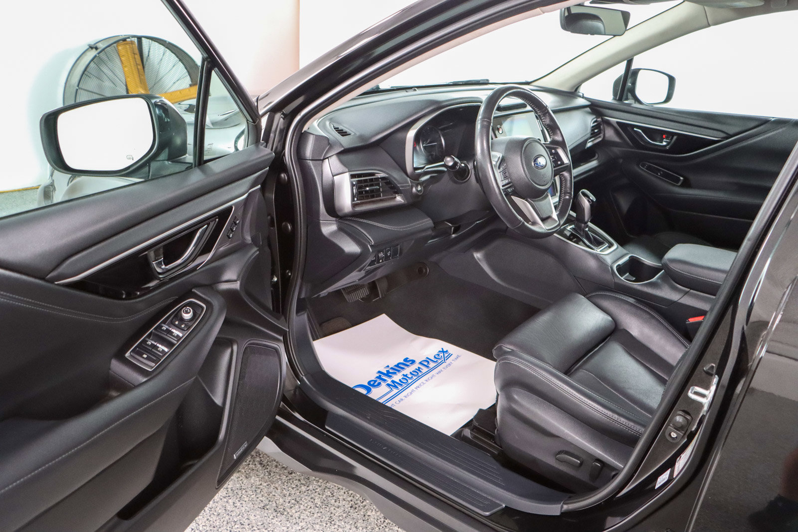 Used 2023 Subaru Outback Limited image 3