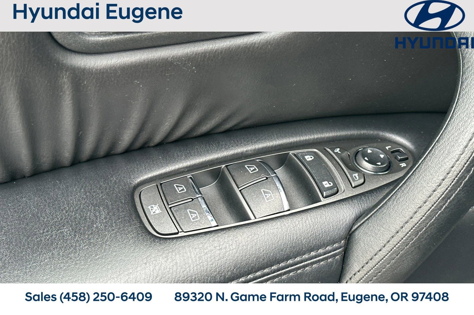 Used 2023 Nissan Armada SV image 14