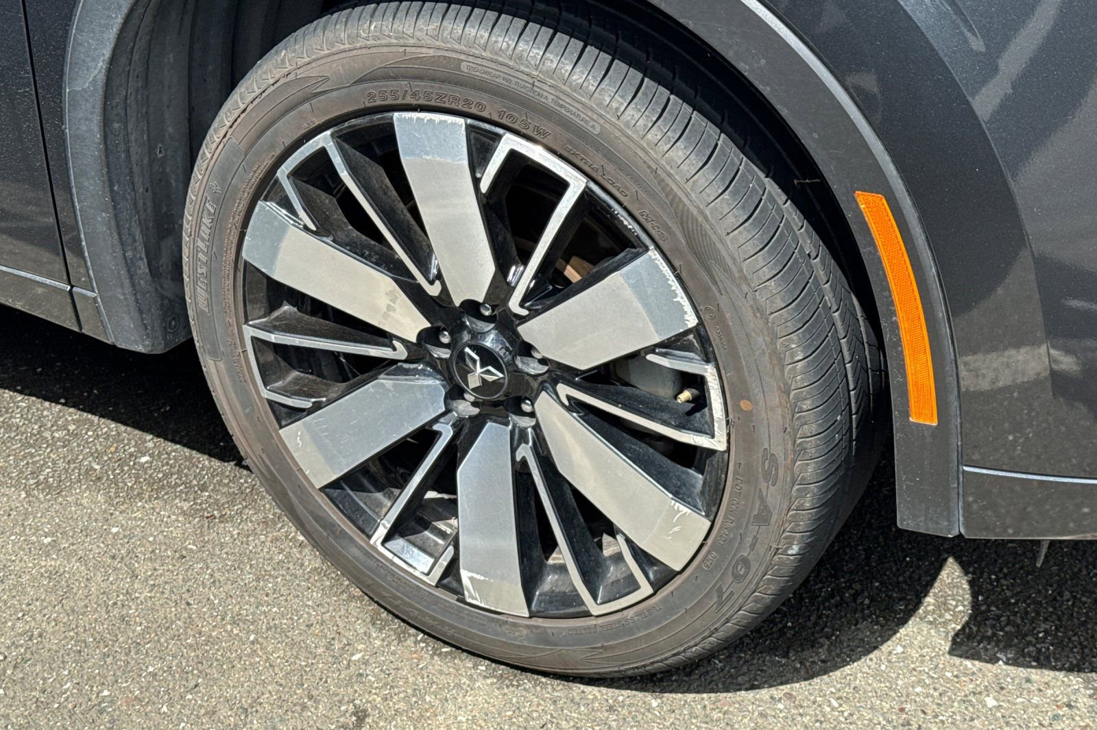 Used 2025 Mitsubishi Outlander AWD image 4