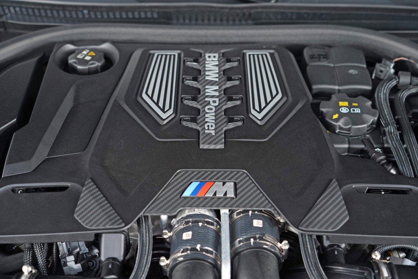 Used 2025 BMW M8 Competition w/ M Carbon Exterior Package AWD/4WD image 9