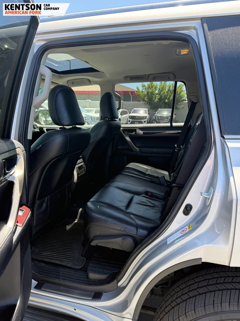Used 2014 Lexus GX 460 w/ Premium Package AWD/4WD image 9