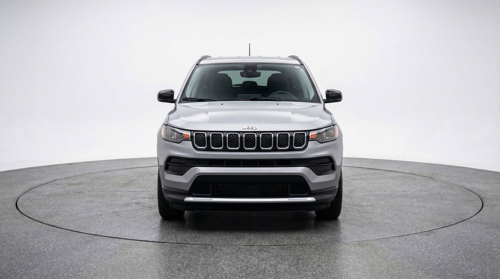 Used 2025 Jeep Compass Latitude AWD/4WD image 2