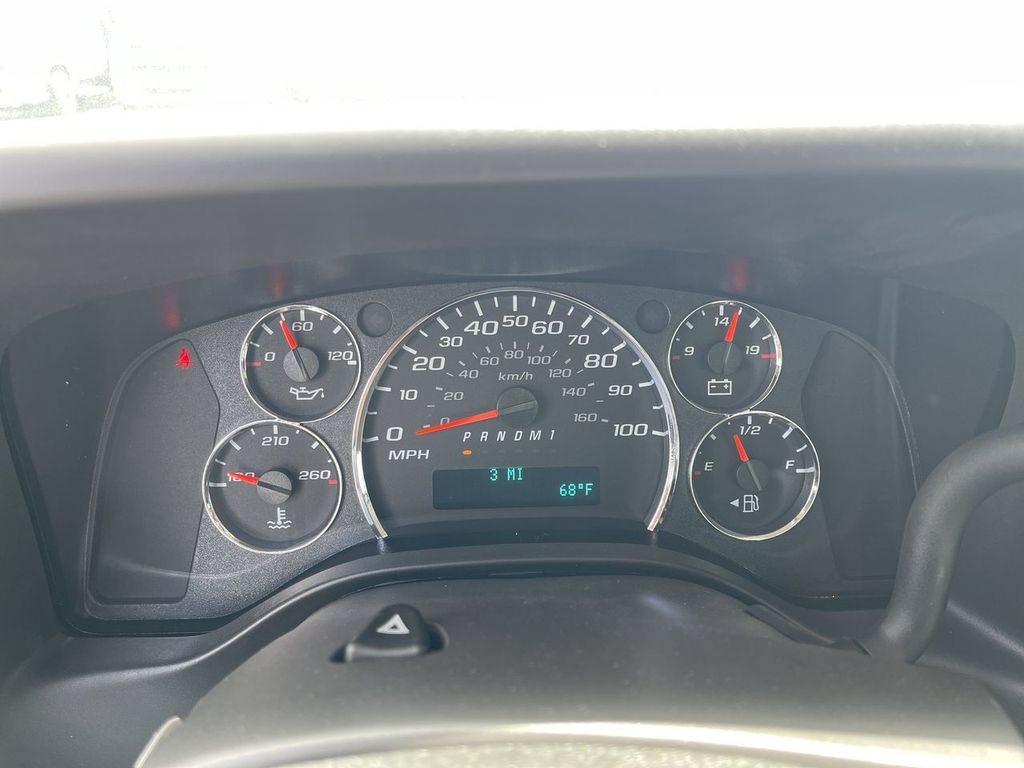 New 2025 Chevrolet Express 3500 Extended w/ Driver Convenience Package RWD image 10