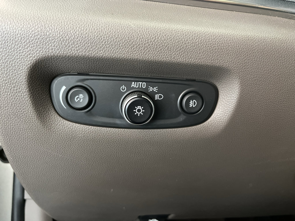 Used 2019 Chevrolet Traverse Premier w/ Driver Confidence II Package image 28