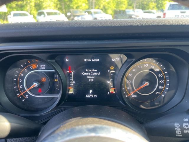 Used 2025 Jeep Wrangler Unlimited Sahara AWD/4WD image 19