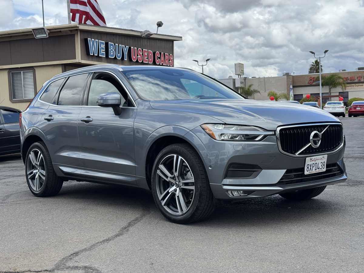 Used 2018 Volvo XC60 T6 Momentum w/ Convenience Package AWD/4WD image 4