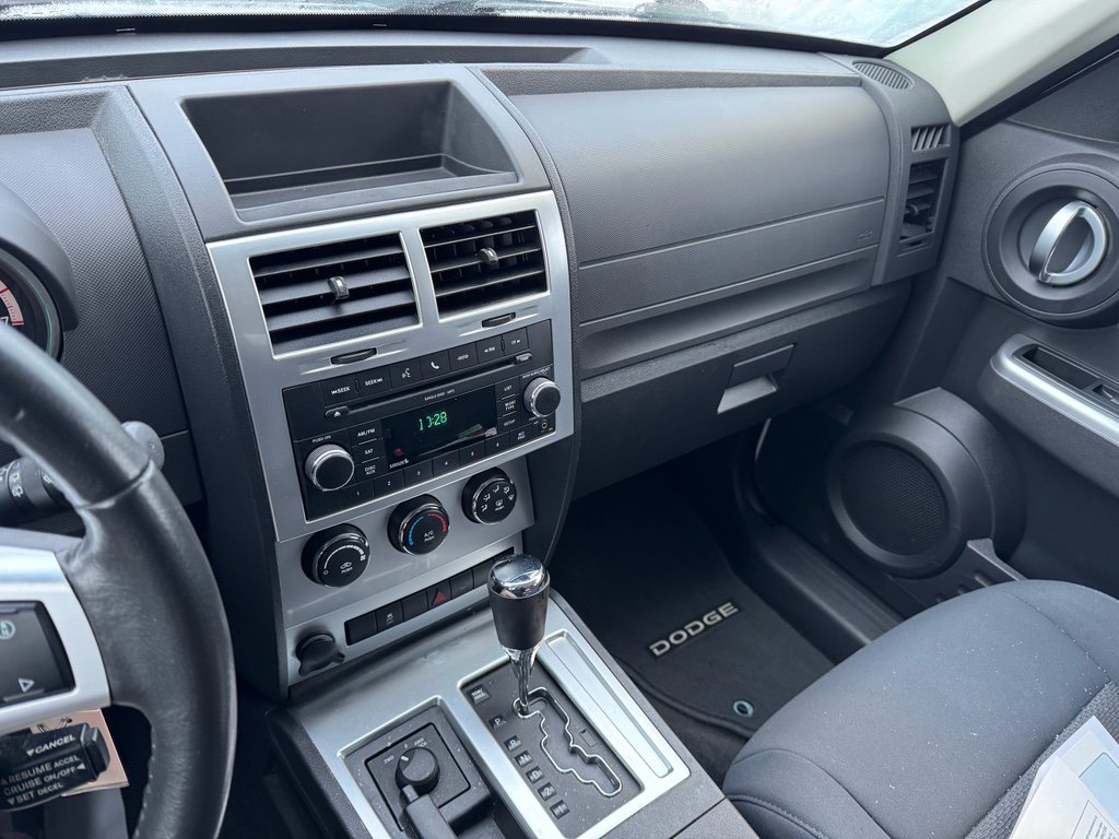 Used 2011 Dodge Nitro SXT image 18