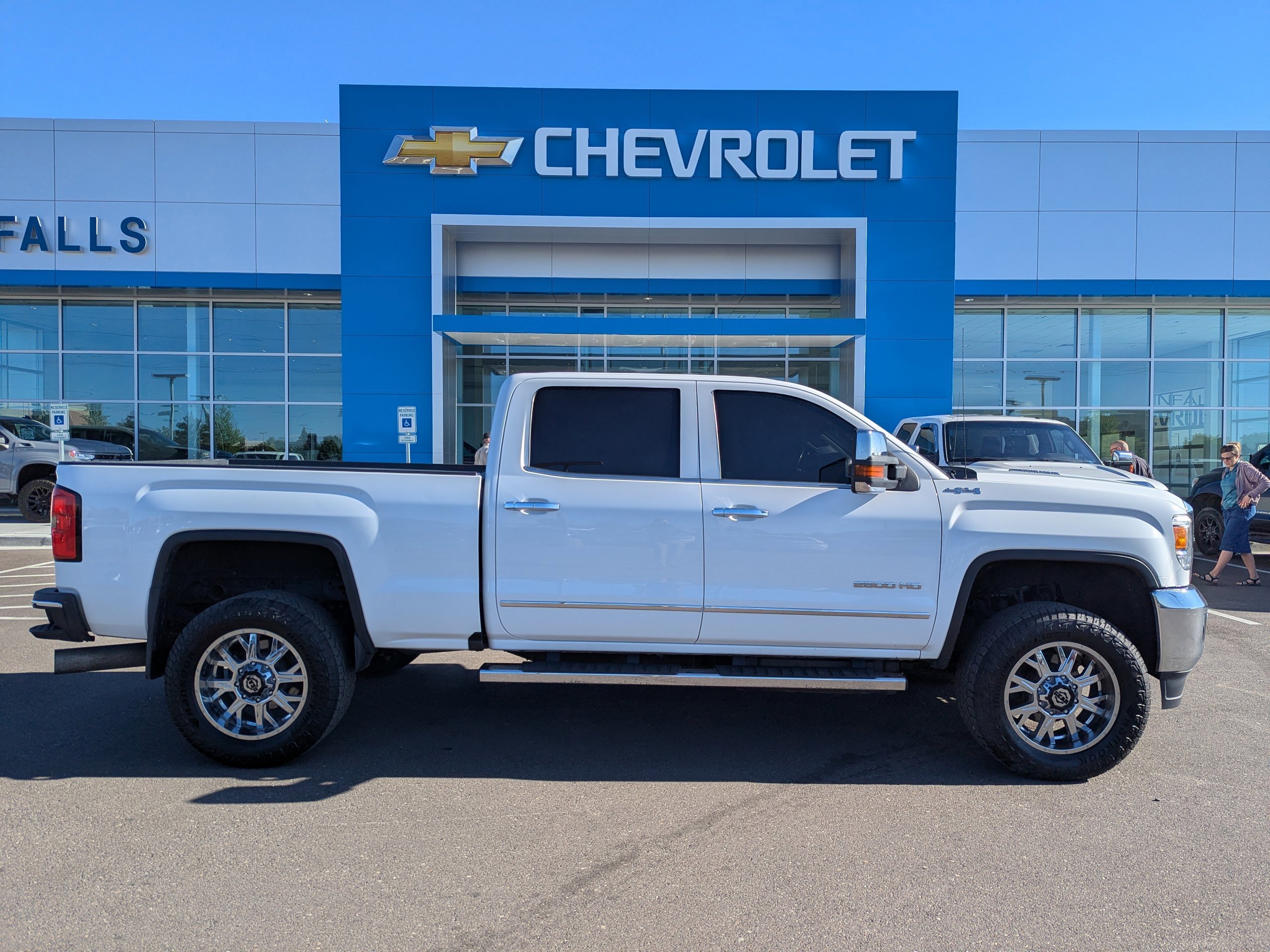 Used 2016 GMC Sierra 2500 SLT w/ Duramax Plus Package AWD/4WD image 35