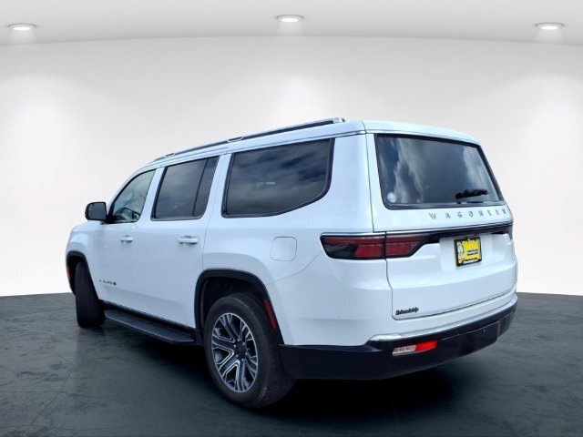 Used 2024 Jeep Wagoneer Series II RWD image 14
