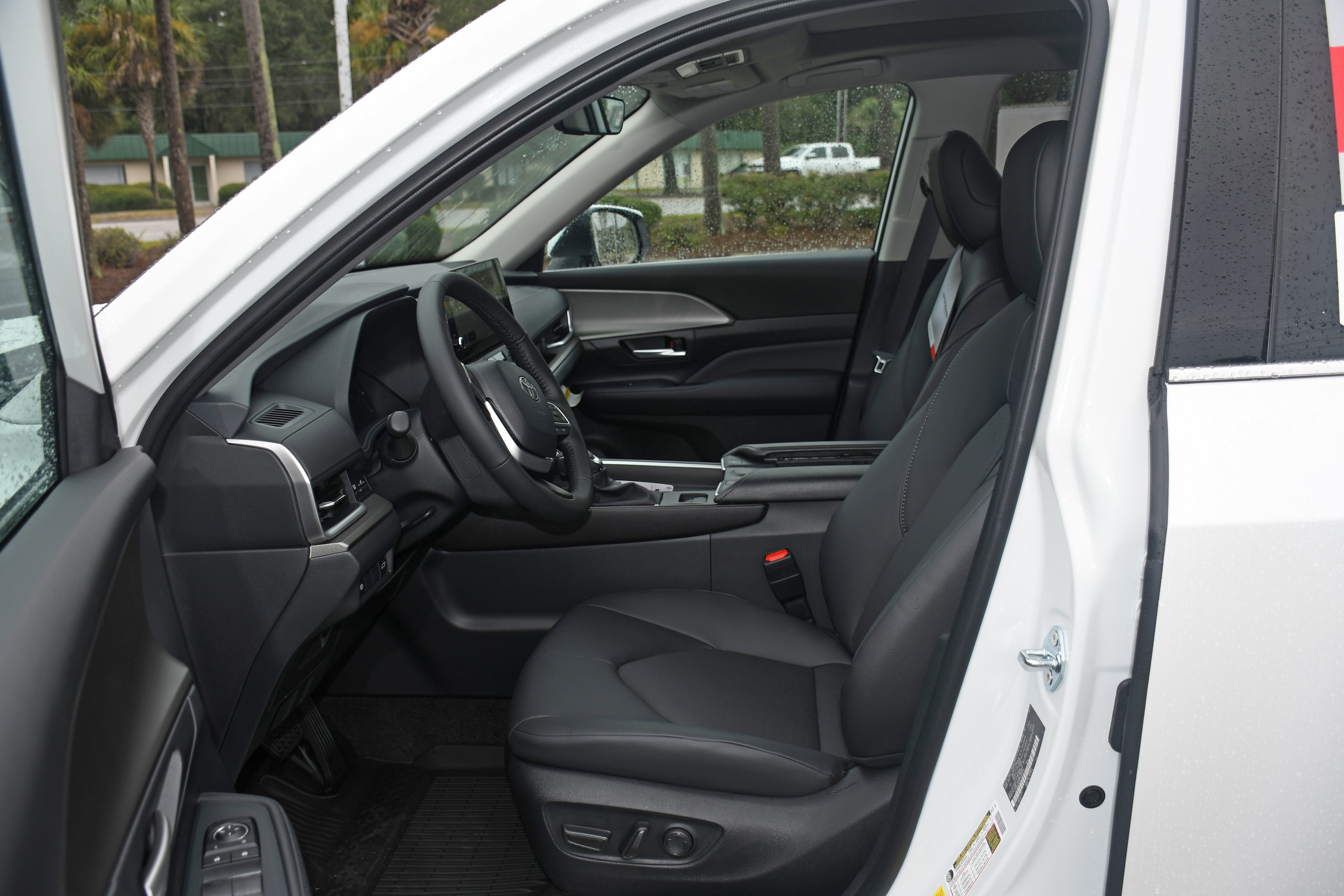 New 2026 Toyota Grand Highlander XLE image 3