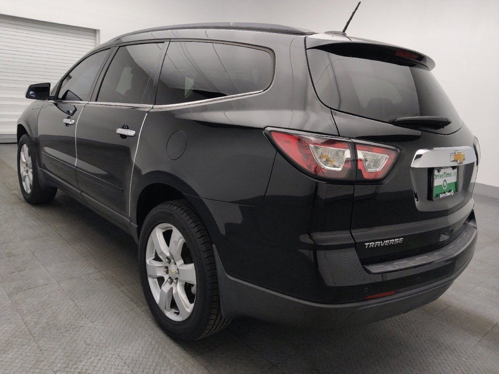 Used 2017 Chevrolet Traverse LT w/ Style and Technology Package FWD image 5