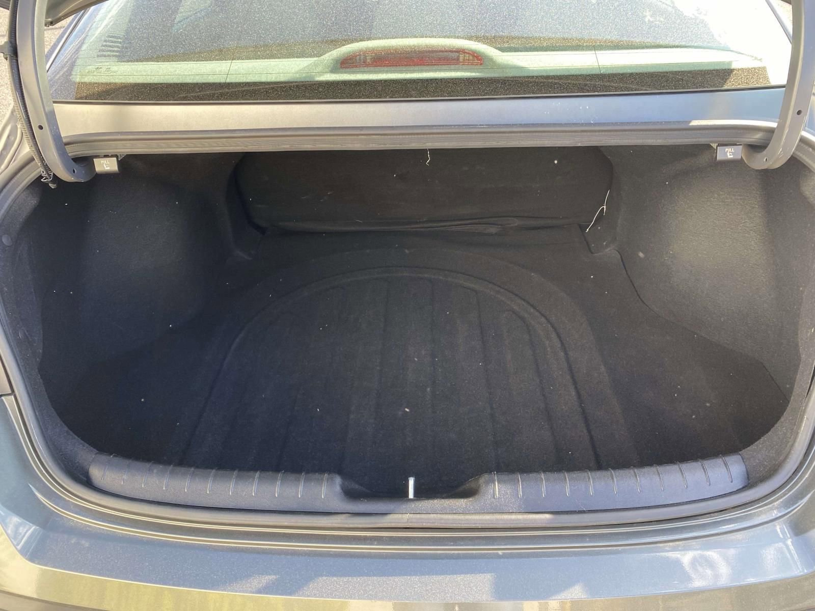 Used 2024 Hyundai Elantra SEL FWD image 9