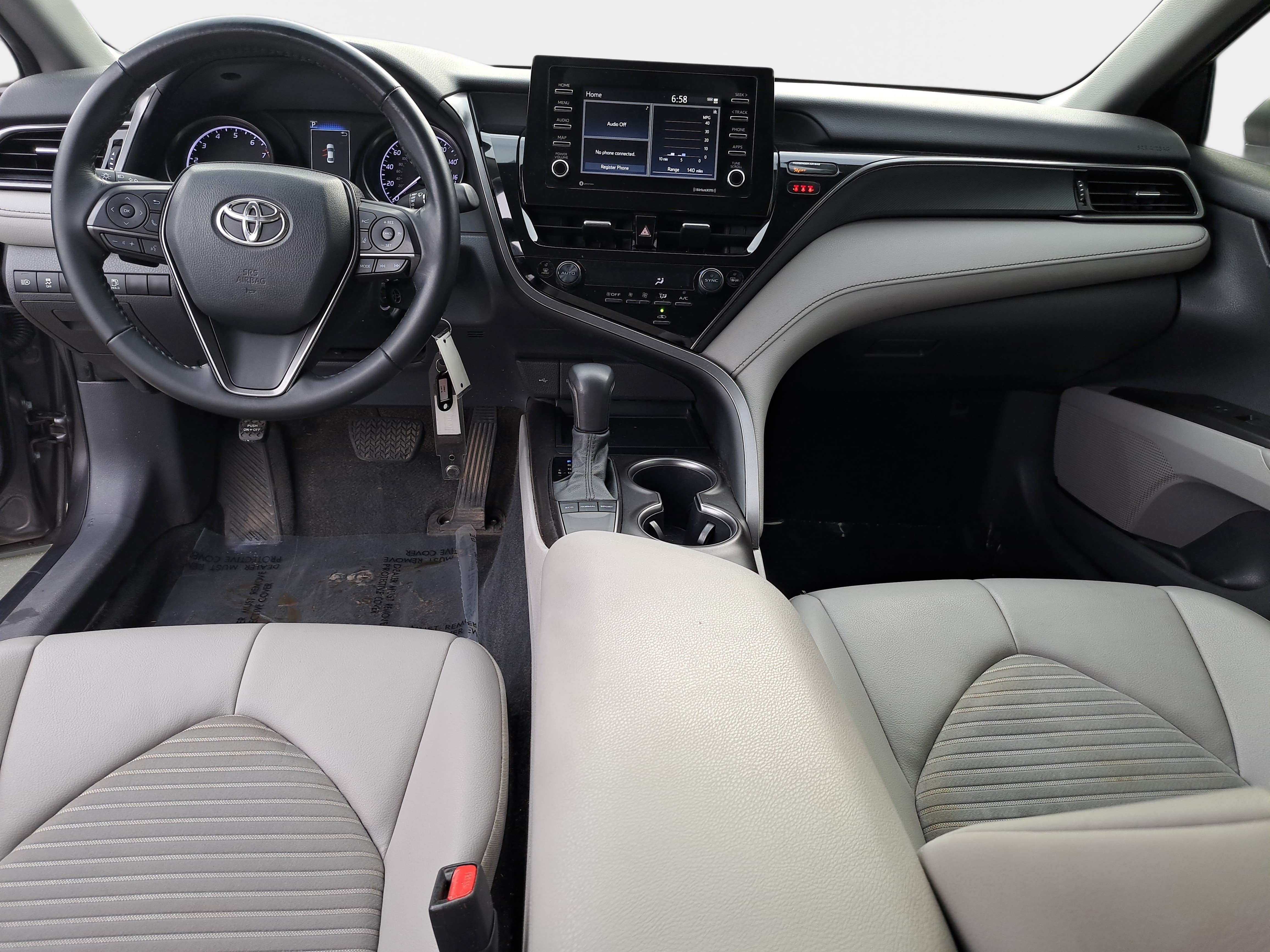 Used 2022 Toyota Camry SE FWD image 9