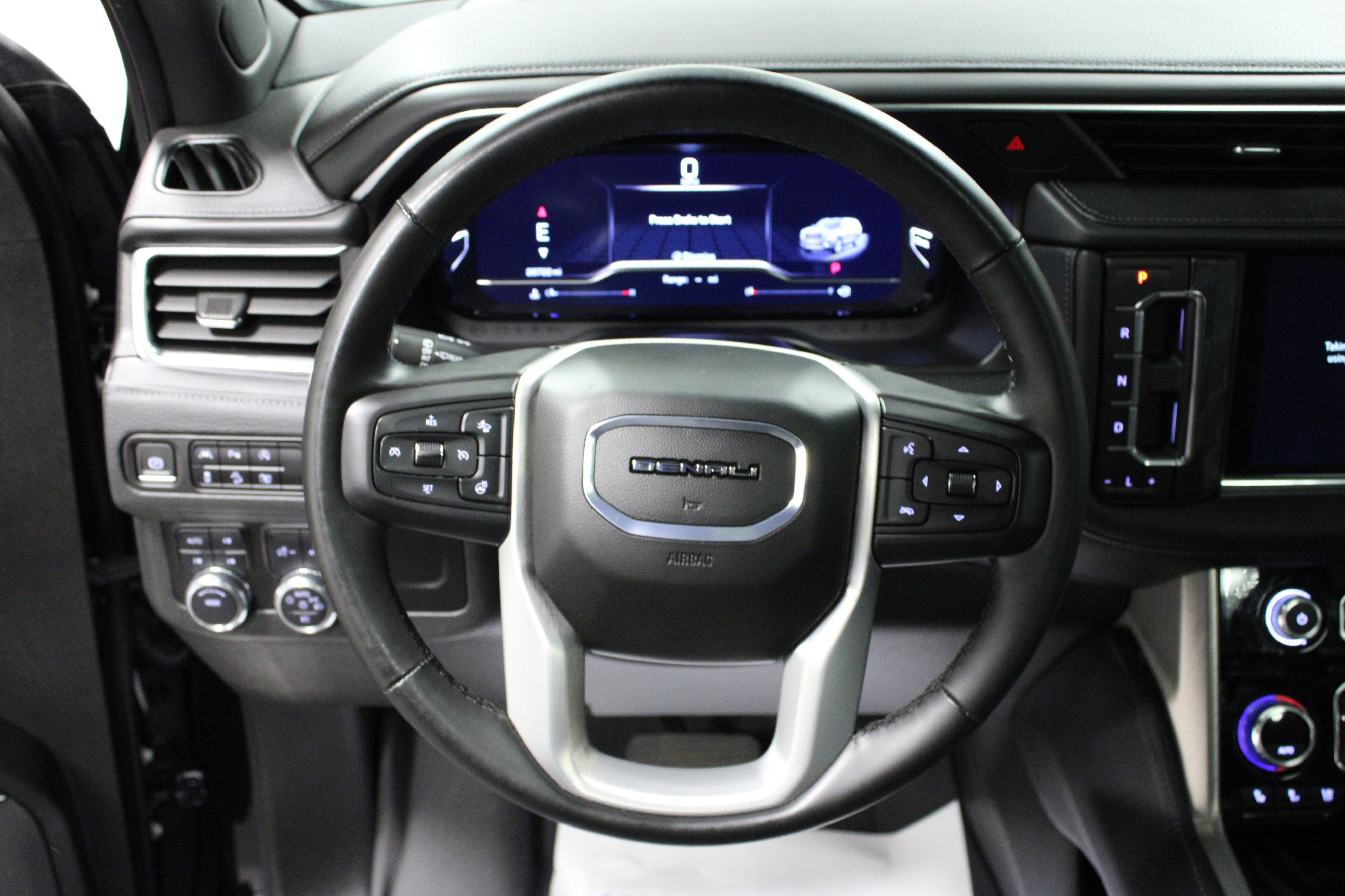 Used 2024 GMC Yukon XL Denali image 18