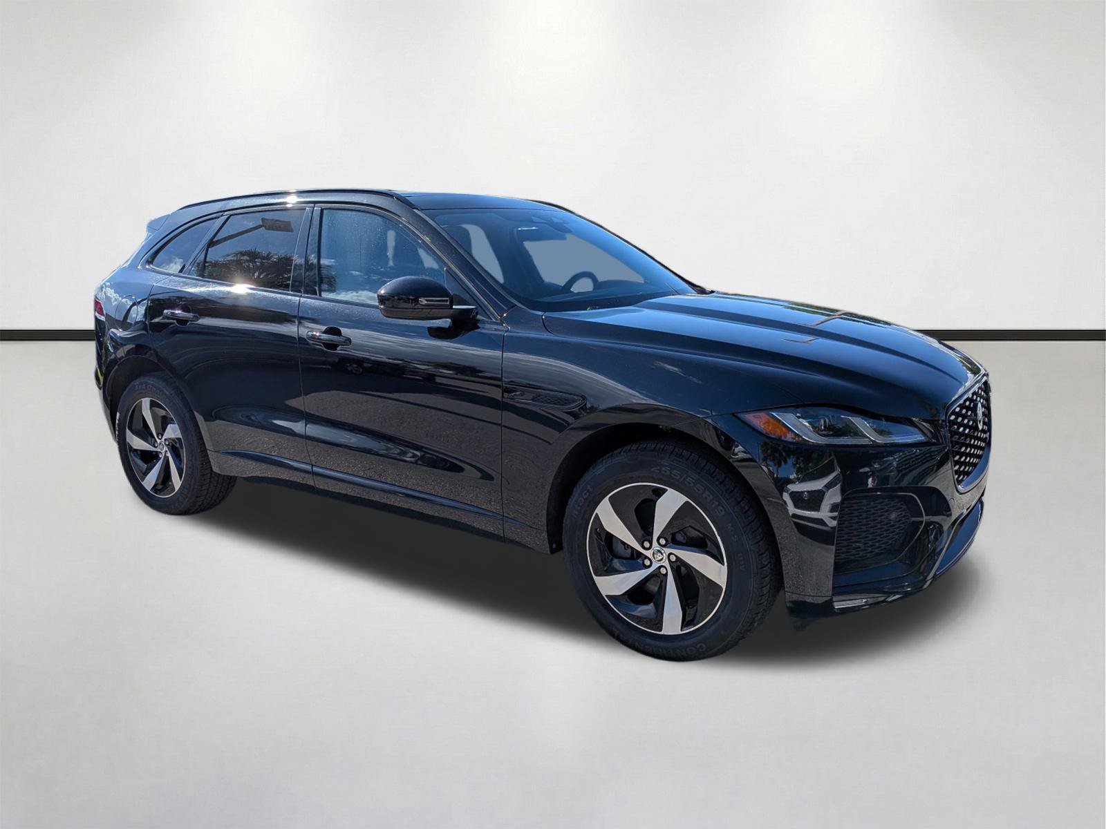 Used 2025 Jaguar F-PACE R-Dynamic S AWD/4WD image 2
