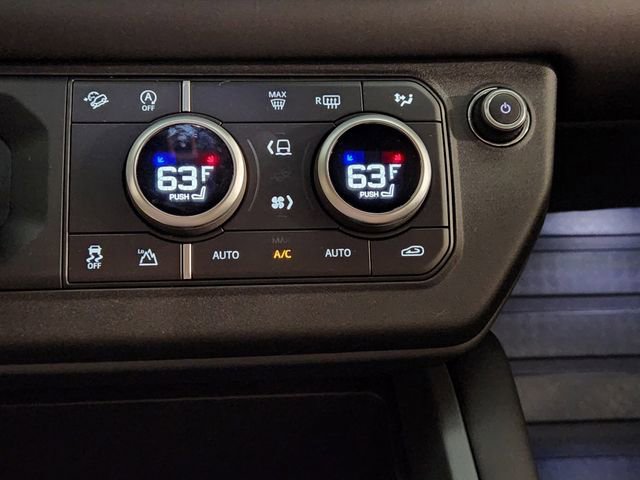 Used 2025 Land Rover Defender 110 S image 19