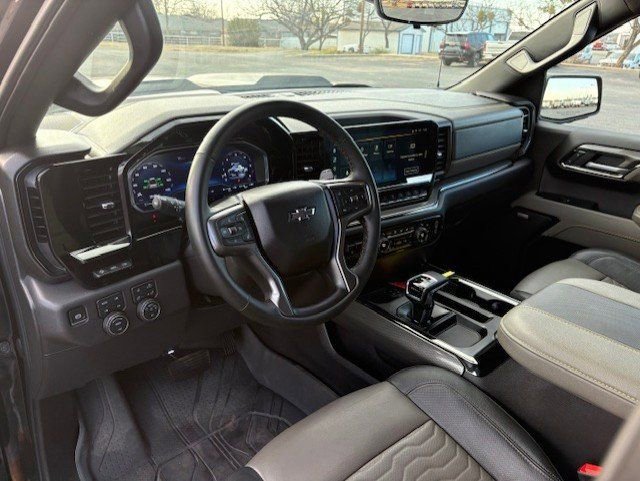 Used 2025 Chevrolet Silverado 1500 ZR2 w/ Technology Package image 9