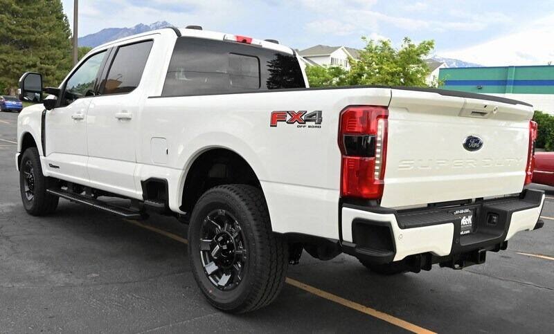 Used 2023 Ford F350 Lariat w/ Lariat Ultimate Package AWD/4WD image 8
