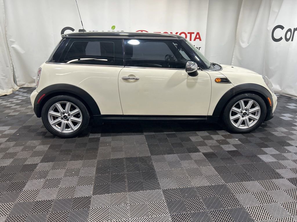 Used 2011 MINI Cooper Hardtop image 10