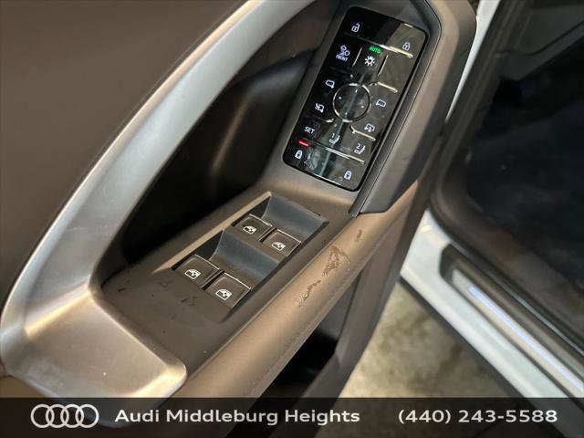 Used 2025 Audi Q5 Premium Plus w/ Premium Plus AWD/4WD image 14