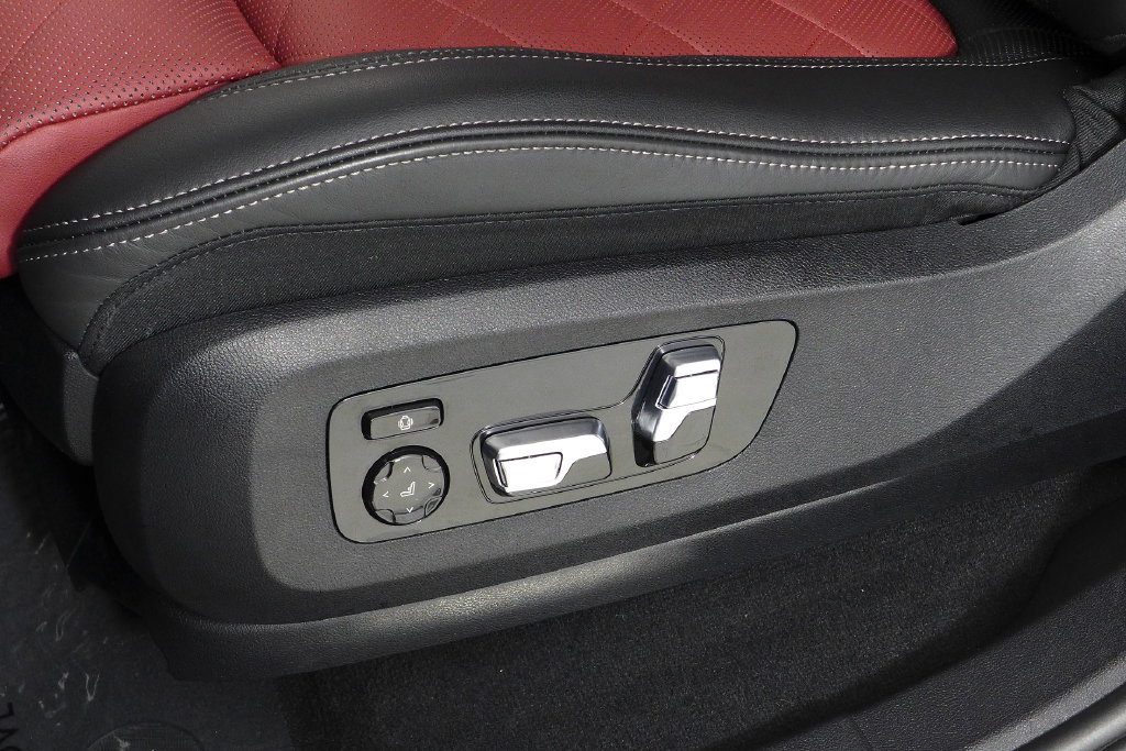 Used 2024 BMW X6 M60i w/ Executive Package AWD/4WD image 23