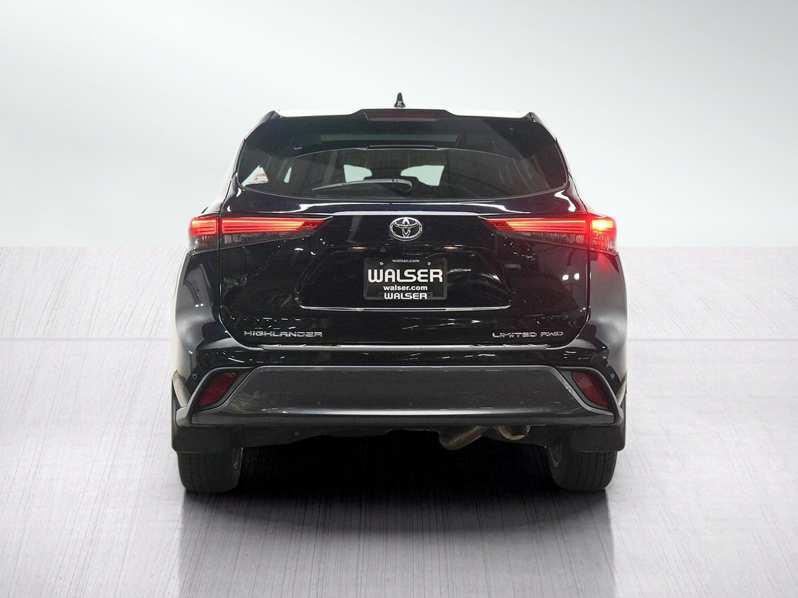 Used 2022 Toyota Highlander Limited AWD/4WD image 4