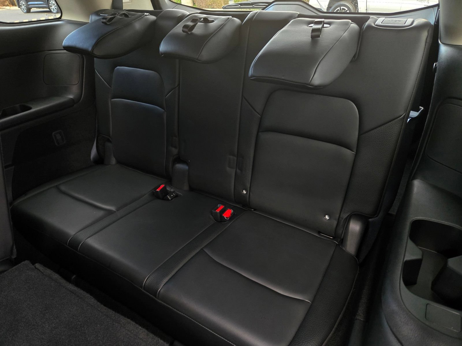 Used 2025 Nissan Pathfinder SL FWD image 24
