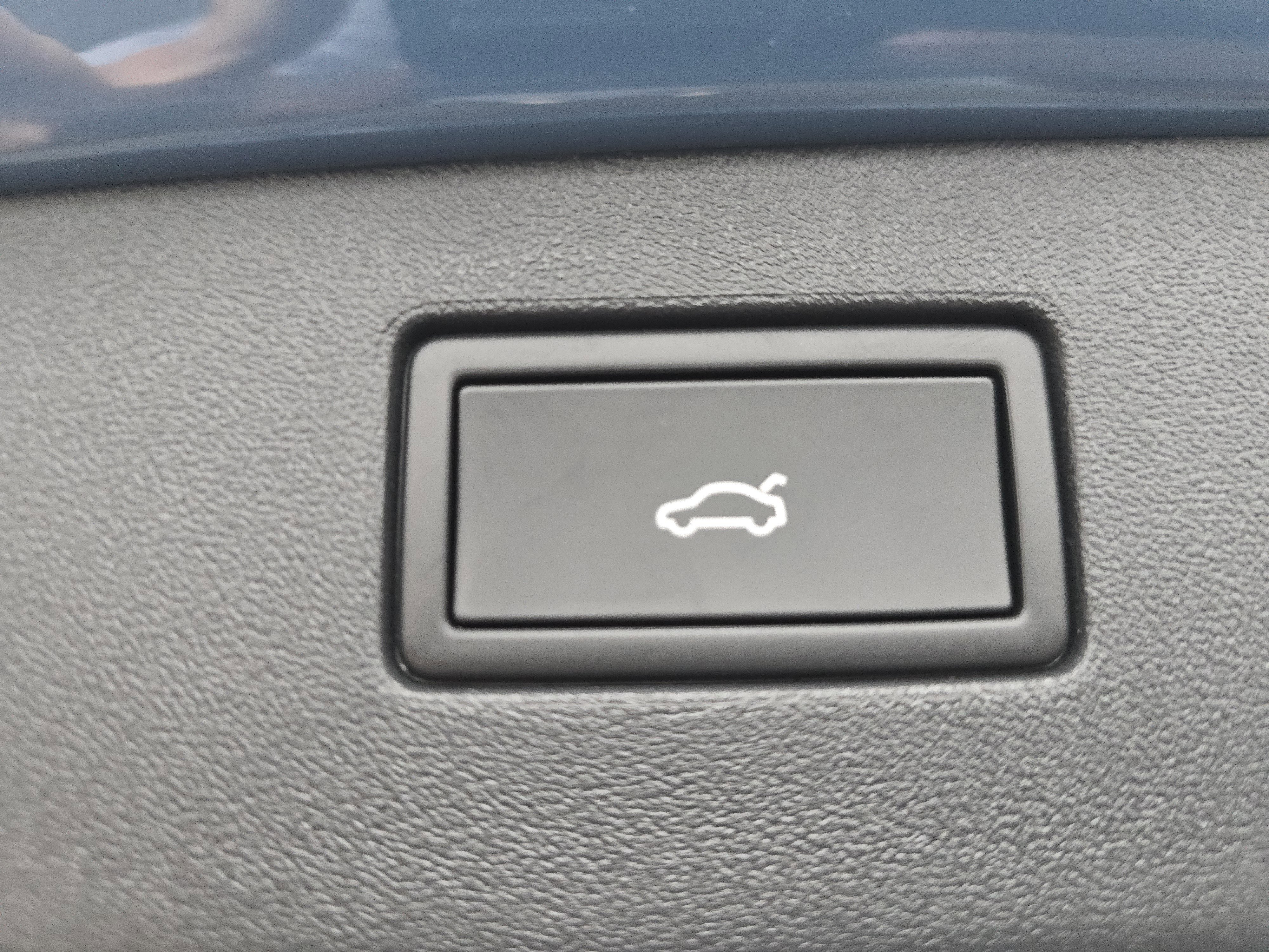 New 2026 Volkswagen Tiguan SE AWD/4WD image 18