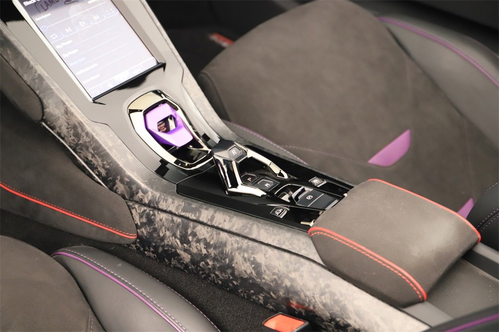 Used 2024 Lamborghini Huracan EVO image 17