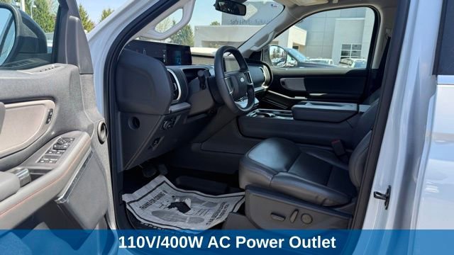 Used 2025 Ford Expedition Active AWD/4WD image 10